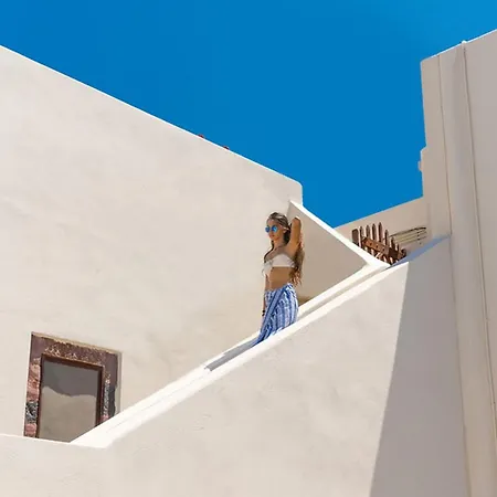Charming Santorini 1 Bedroom Dragneel With Spacious Terrace Featuring Outdoor Hot Tub 빌라 *