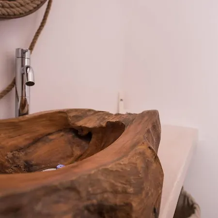 Charming Santorini 1 Bedroom Dragneel With Spacious Terrace Featuring Outdoor Hot Tub