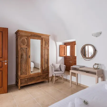 Charming Santorini 1 Bedroom Dragneel With Spacious Terrace Featuring Outdoor Hot Tub Vila Pýrgos