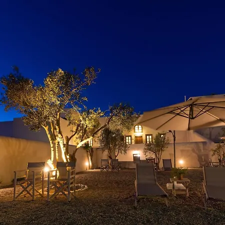 Vila Charming Santorini 1 Bedroom Dragneel With Spacious Terrace Featuring Outdoor Hot Tub Pýrgos